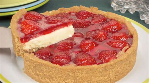 Torta De Pudim E Gelatina Morango Para Uma Sobremesa Diferente