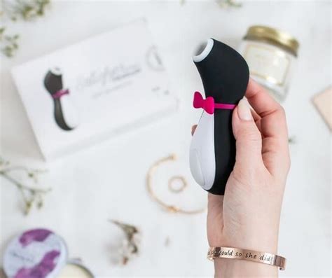 Satisfyer Pro Penguin - один из популярнейших вакуумных стимуляторов ...