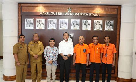 Pemprov Pos Indonesia Salurkan Bantuan Pangan Di Sumut Ijeck