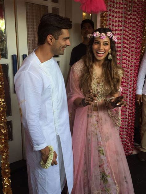 Karan Singh Grover & Bipasha Basu Can't Stop Smiling As They Pose ...