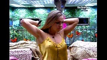 Laísa Safada solo en braguita y Renata sin sostén XVIDEOS