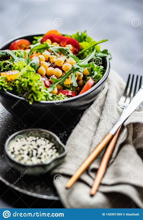 Salada Vegetal Org Nica Imagem De Stock Imagem De Mesa