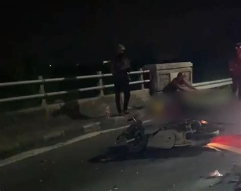 Dua Sepeda Motor Adu Banteng Di Jalingkut Brebes Tadi Malam Smpantura