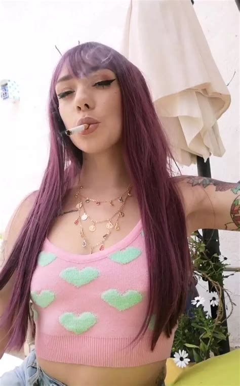 Who S Smoking With Me Today Nudes Smokingfetish Nude Pics Org