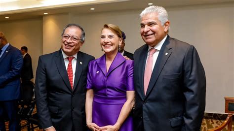 Beatriz Gutiérrez Müller Asiste A Toma De Protesta Del Presidente De Panamá Le Hace Llegar