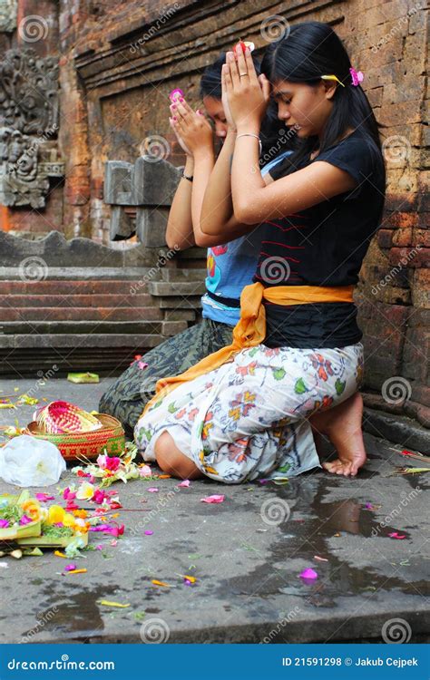 Hindu Prayers Editorial Stock Photo Image Of Balinese 21591298