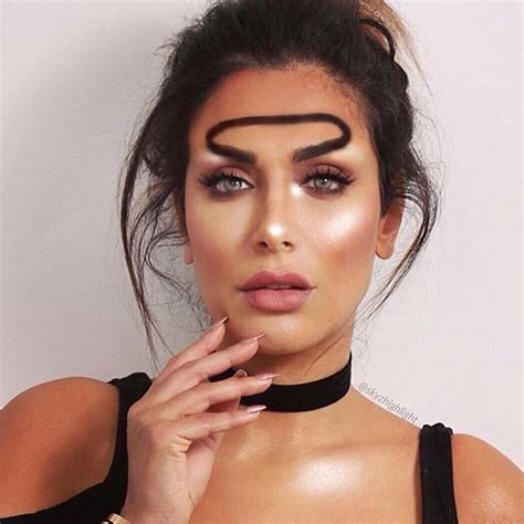 Latest Beauty Trend Halo Eyebrows Barnorama