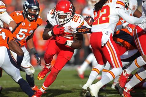 Jamaal Charles Injury - Sprint Football - 900x599 Wallpaper - teahub.io