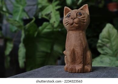 Simple One Cat Wood Carving Stock Photo 2234323563 | Shutterstock