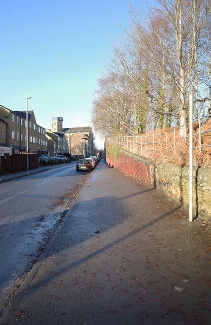 Back Station Road Mirfield Habiloid Cc By Sa 2 0 Geograph Britain