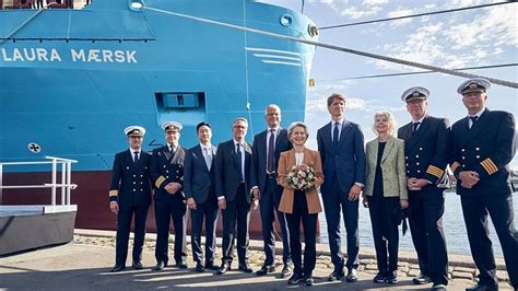 Maersk Bautiza El Laura Maersk El Primer Portacontenedores De