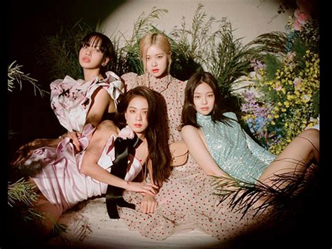 Ic Nicas Grupo Blackpink Faz Hist Ria Ao Aparecer Na Capa Da Vogue