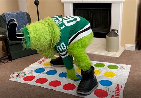 Dallas Stars Mascot Has Been Busy During Stay At Home Order – NBC 5 ...