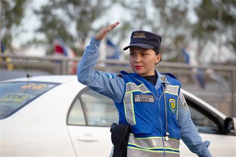 Mujeres Invisibles Y Acosadas En La Policía Nacional De Honduras