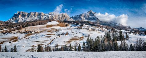 Pedraces Sciare Nel Comune Di Badia Tra Le Dolomiti Dellalto Adige