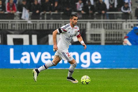 Foot Ol Un Mois Darr T Pour Gonalons Et Gourcuff Olympique