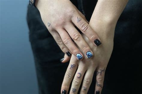 Finger Tattoos: Designs, Pain, and Care Tips | VEAN Tattoo Studio ...