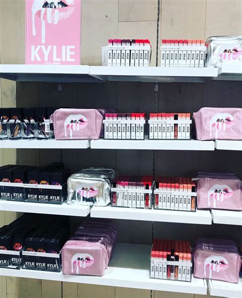 Kylie Cosmetics Pop Up In New York Kylie Cosmetics Store Kylie