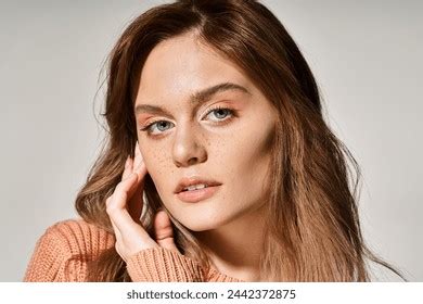 Femme Blonde Yeux Bleus Photos De Stock Images Shutterstock