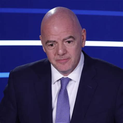 Infantino descartó la implementación de la tarjeta azul La FIFA se