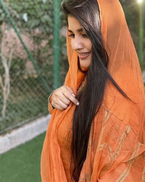 Instagram Beautiful Girls Girl Girls Desi Hijab Bal Beautiful Pakistani Fashion