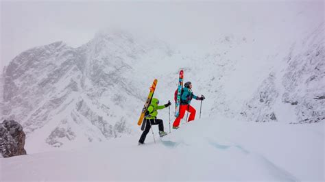 What is backcountry skiing? | Advnture