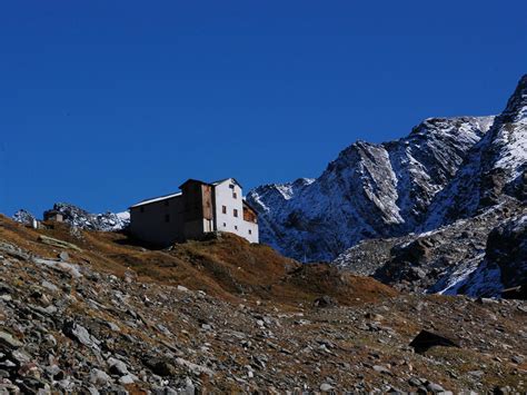 Rifugio Giogo Lungo Lenkjöchlhütte hut Serviced Alpe Sentres