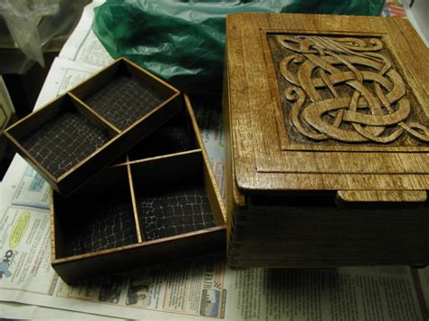 The Old Saw: A More Manly Cigar Box Transformation