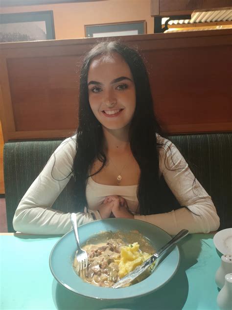 Jerry Ewing on Twitter: "My beautiful daughter is 17 today. 17!! How