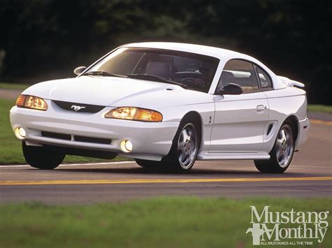 Crystal White 1995 Ford Mustang