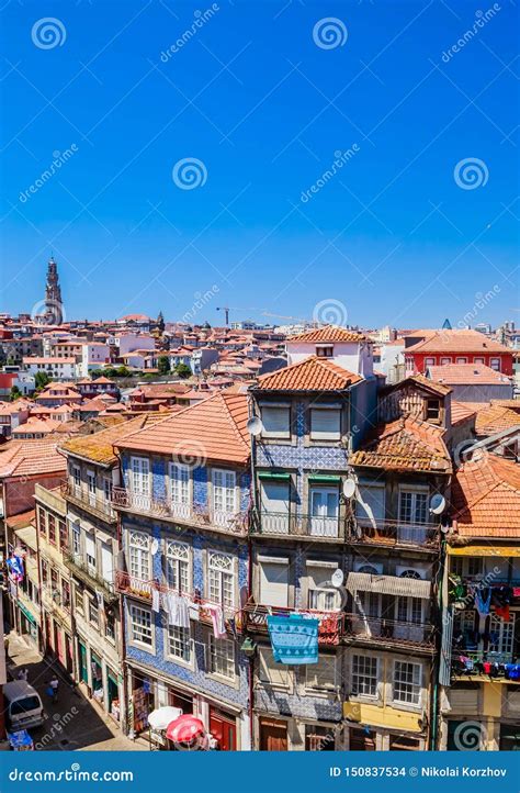 Los Tejados De La Ciudad Desde La Catedral Mirando Hacia La Torre