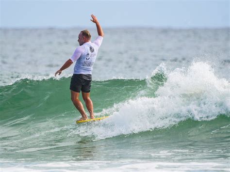 Australian Longboard Surfing Openkings Of Kingscliff Nsw Holidays