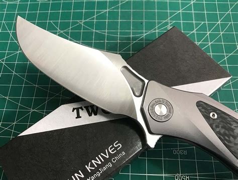 TWOSUN FLIPPER FOLDER KNIFE TITANIUM CARBON FIBER HANDLE M390 EGDE