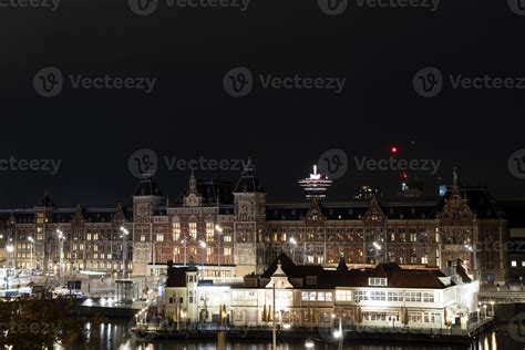 amsterdam central station at night cityscape 20233259 Stock Photo at ...