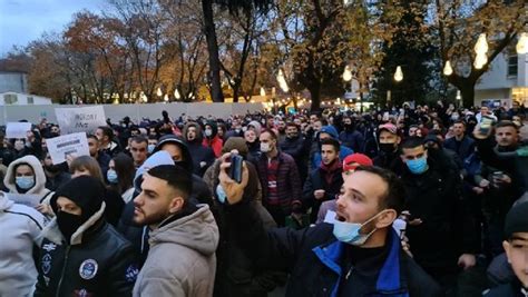 Lleshaj Jep Dor Heqjen Nis Protesta P R Vrasjen E Vje Arit Nga