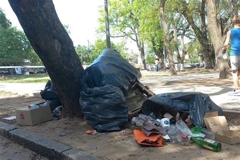 La Basura Y La Falta De Mantenimiento Reinan En Los Espacios Verdes De