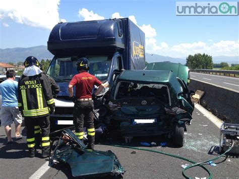 Terni Incidente Mortale Sul Raccordo Umbriaon