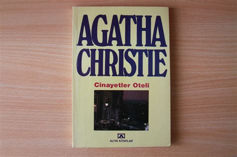 Agatha Christie S Book In Turkish Cinayetler Oteli At Bertram S