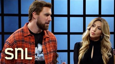 Travis Kelce has awkward meeting with an ex in 'SNL' sketch | Mashable