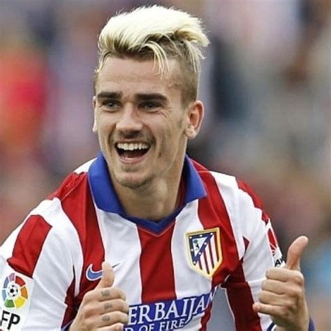 Antoine Griezmann With The Colored Hair Love This Look Antoine Has 2