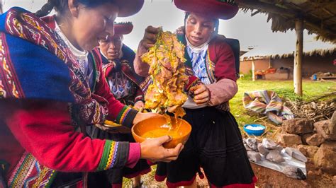 8,000 YEAR-OLD BARBECUE STYLE - Ancient Inca Food in Peru!