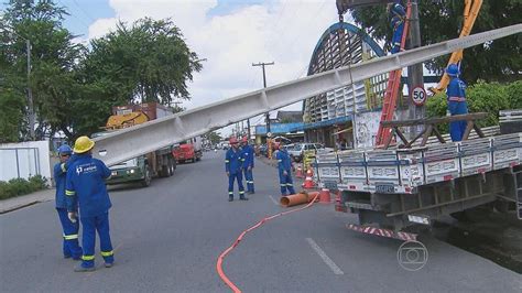 Postes Do Recife Apresentam Problema Depois De Acidentes De Trânsito