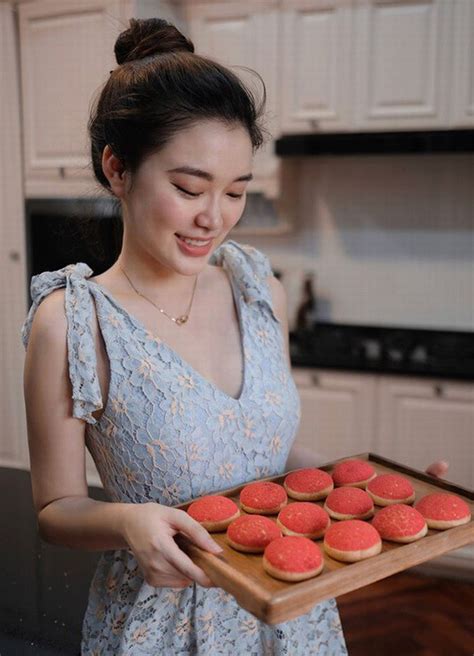Đệ nhất hot girl Lào gây sốt MXH Việt vì vừa xinh vừa giỏi dáng đẹp chẳng kém hoa hậu