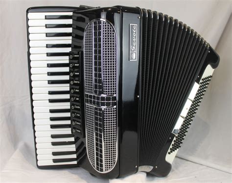 6639 Black Excelsior Savoia Tone Chamber Piano Accordion LMMH 41 120