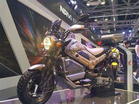 Auto Expo 2016 Honda Launches Navi Scooterbike Crossover In India