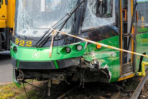 Zderzenie dwóch tramwajów na skrzyżowaniu Hetmańskiej z Kolejową 14