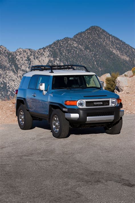 TOYOTA FJ Cruiser Specs 2011 2012 2013 2014 2015 2016