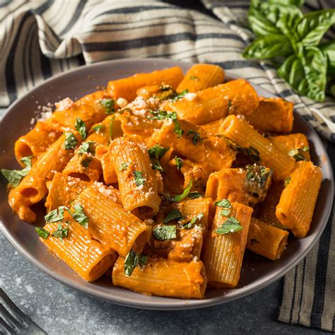 Wodka Tomaten Sahnesauce Mit Penne Cremig Und Lecker