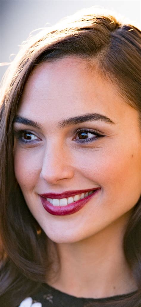 Celebrity Gal Gadot Actress Brown Eyes Israeli Face Brunette 1440x3120 Phone HD Wallpaper