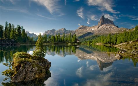 Becco Di Mezzodi Reflected In Lake Federa Italy 1920x1200 EarthPorn